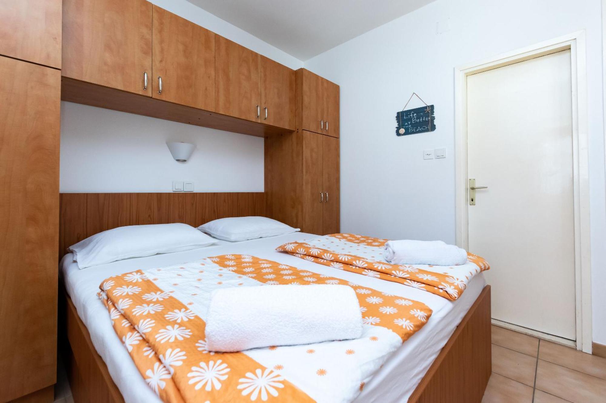 Apartments Miranda Lopar Eksteriør bilde